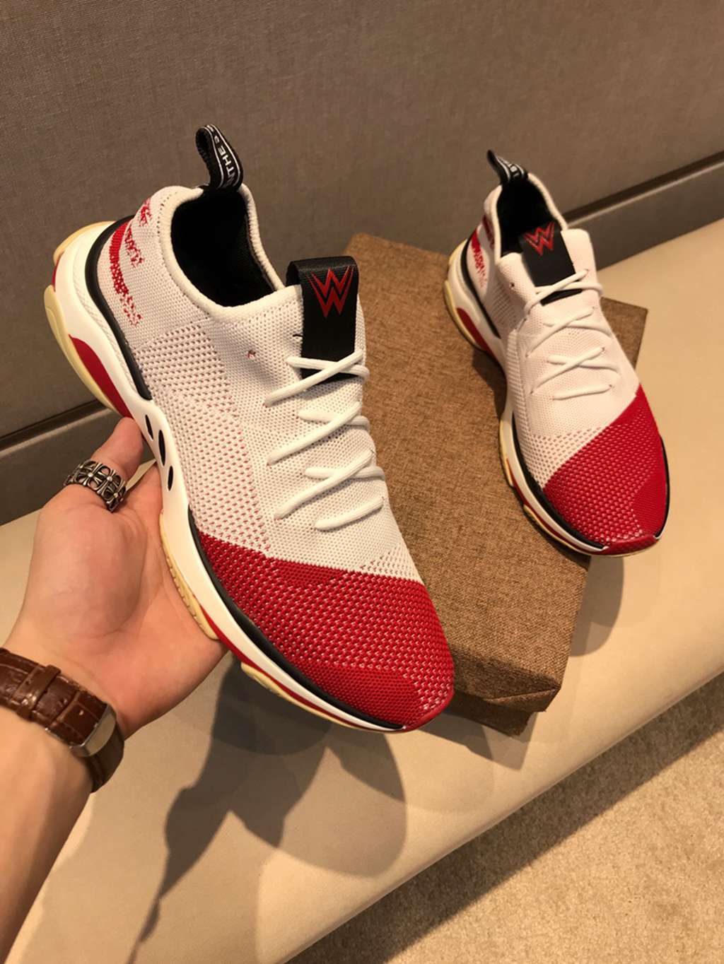 BLG  sneaker